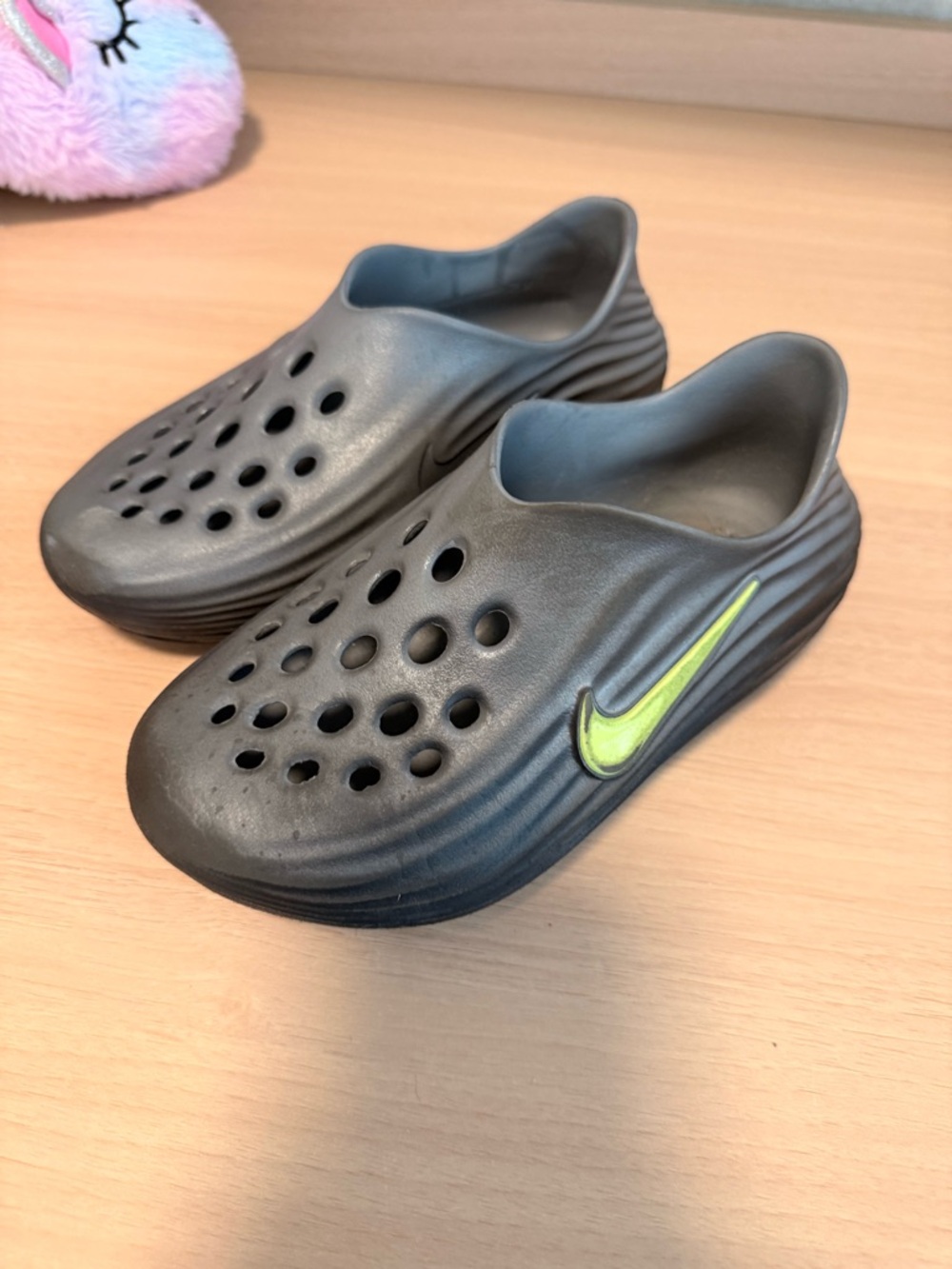 Nike Black Foam Slip-On Clogs with Neon Yellow Swoosh - Picture 4 of 6